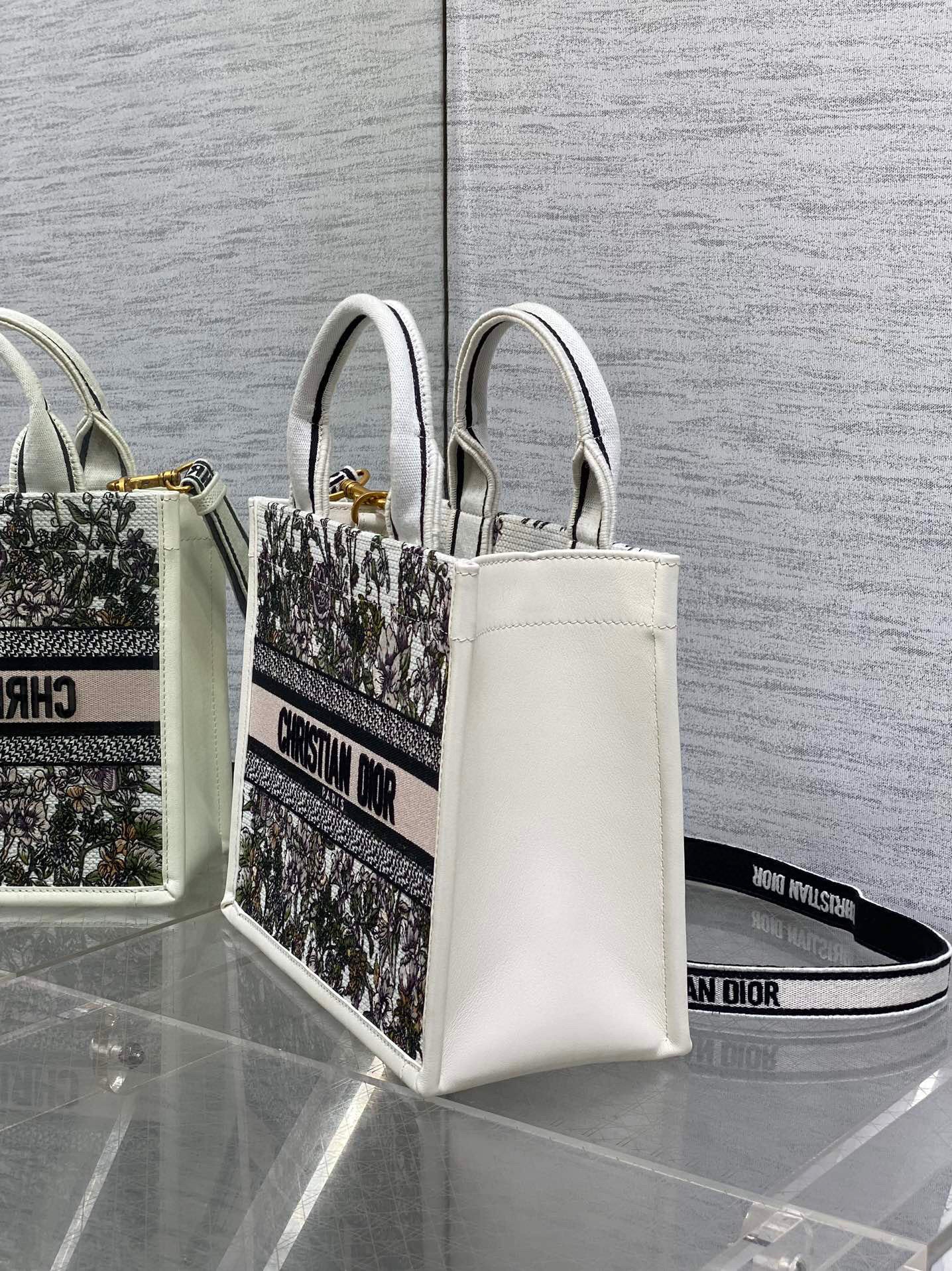 Dior Tote  26x12x21cm