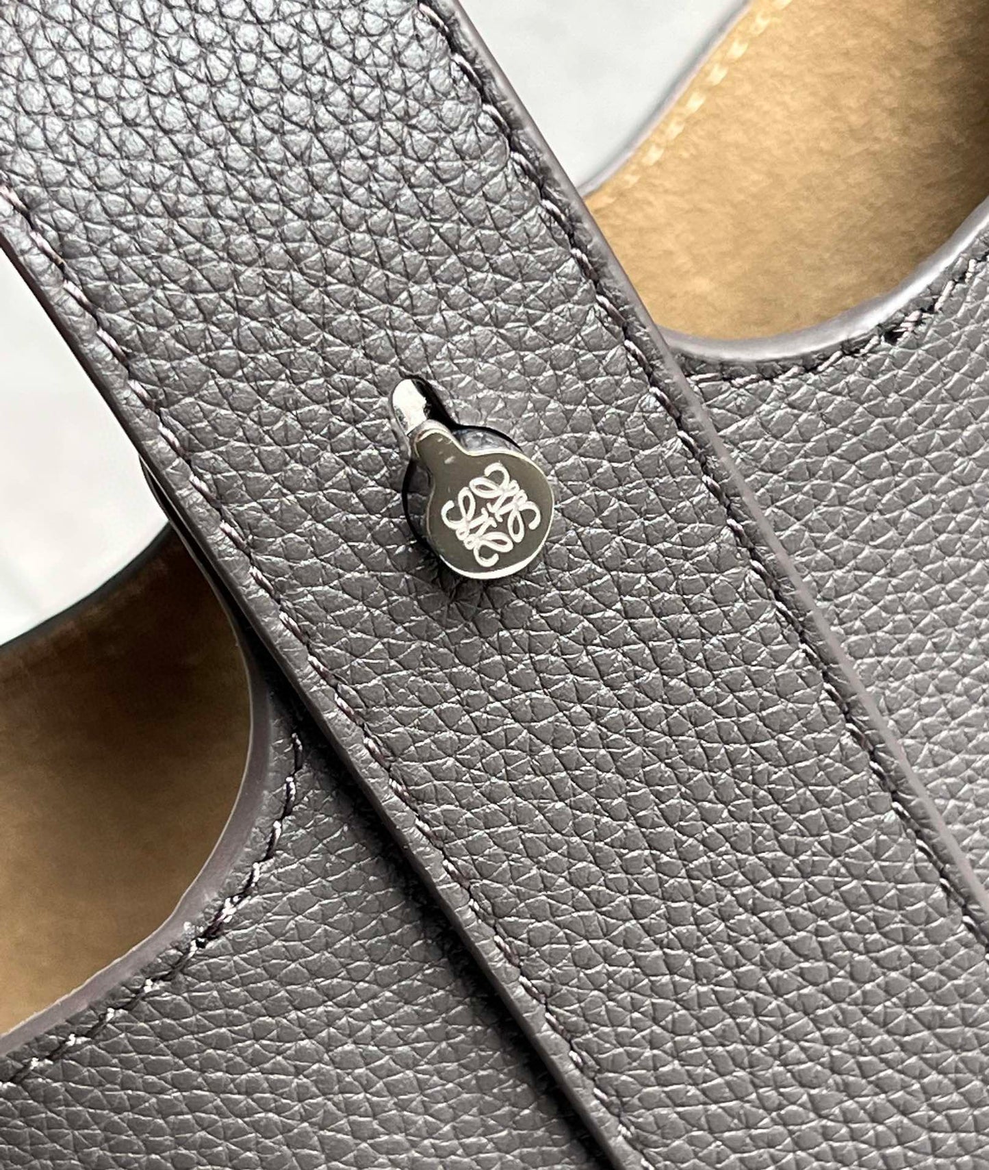 Loewe Pebble Bucket Bag(16x16x19.5cm)