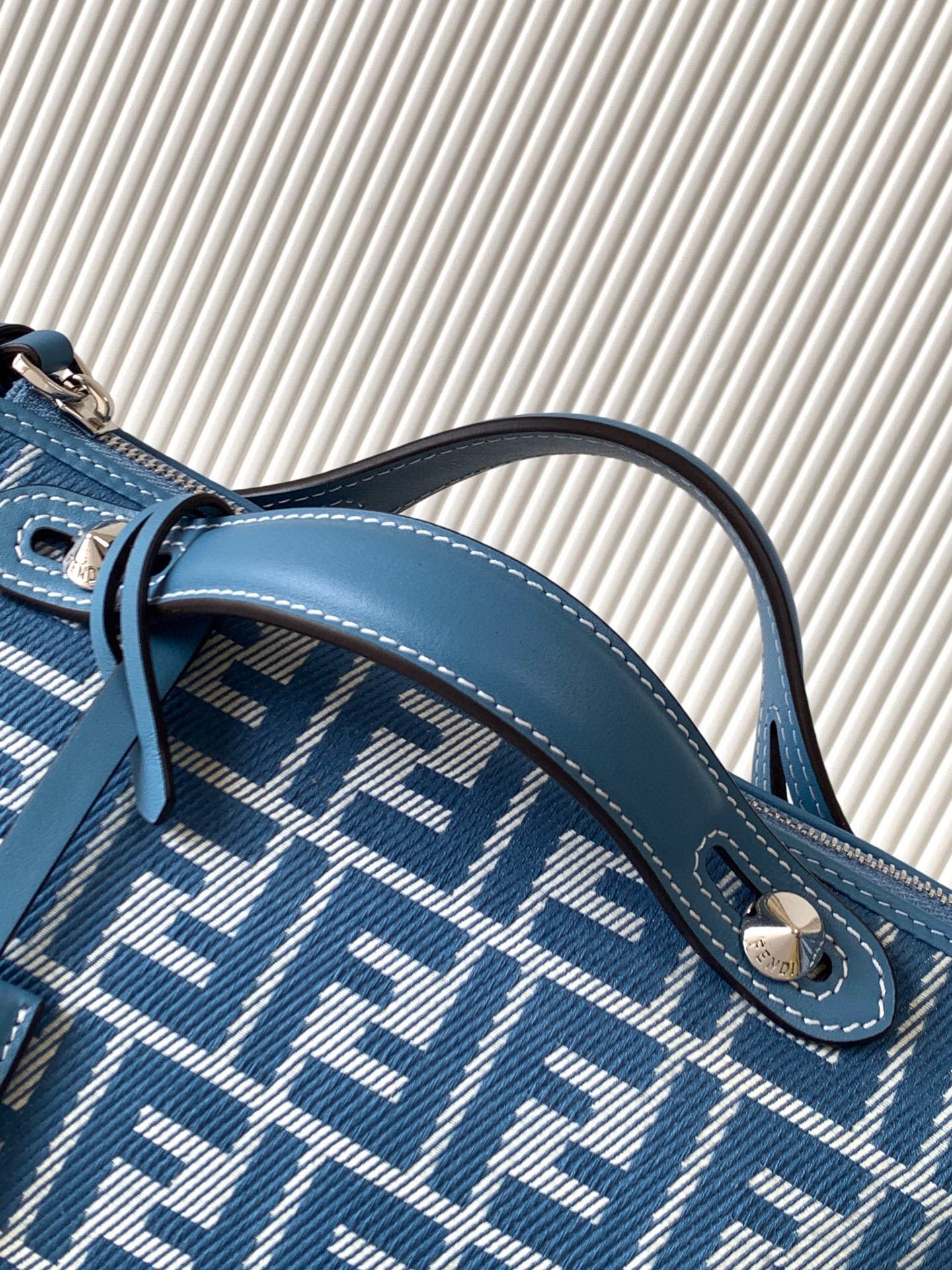 Fendi Sling bag (Medium)