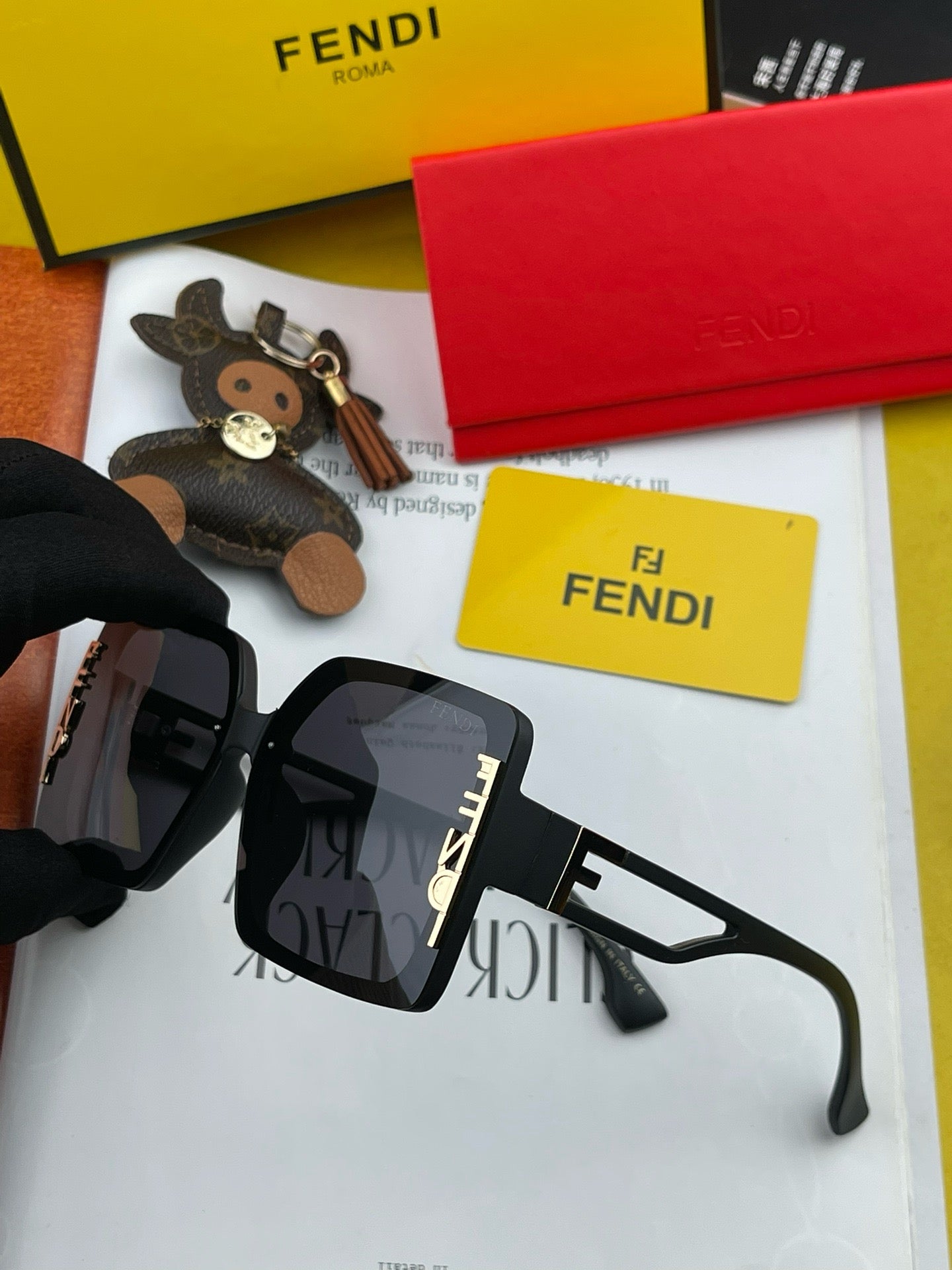 gafas de sol fendi