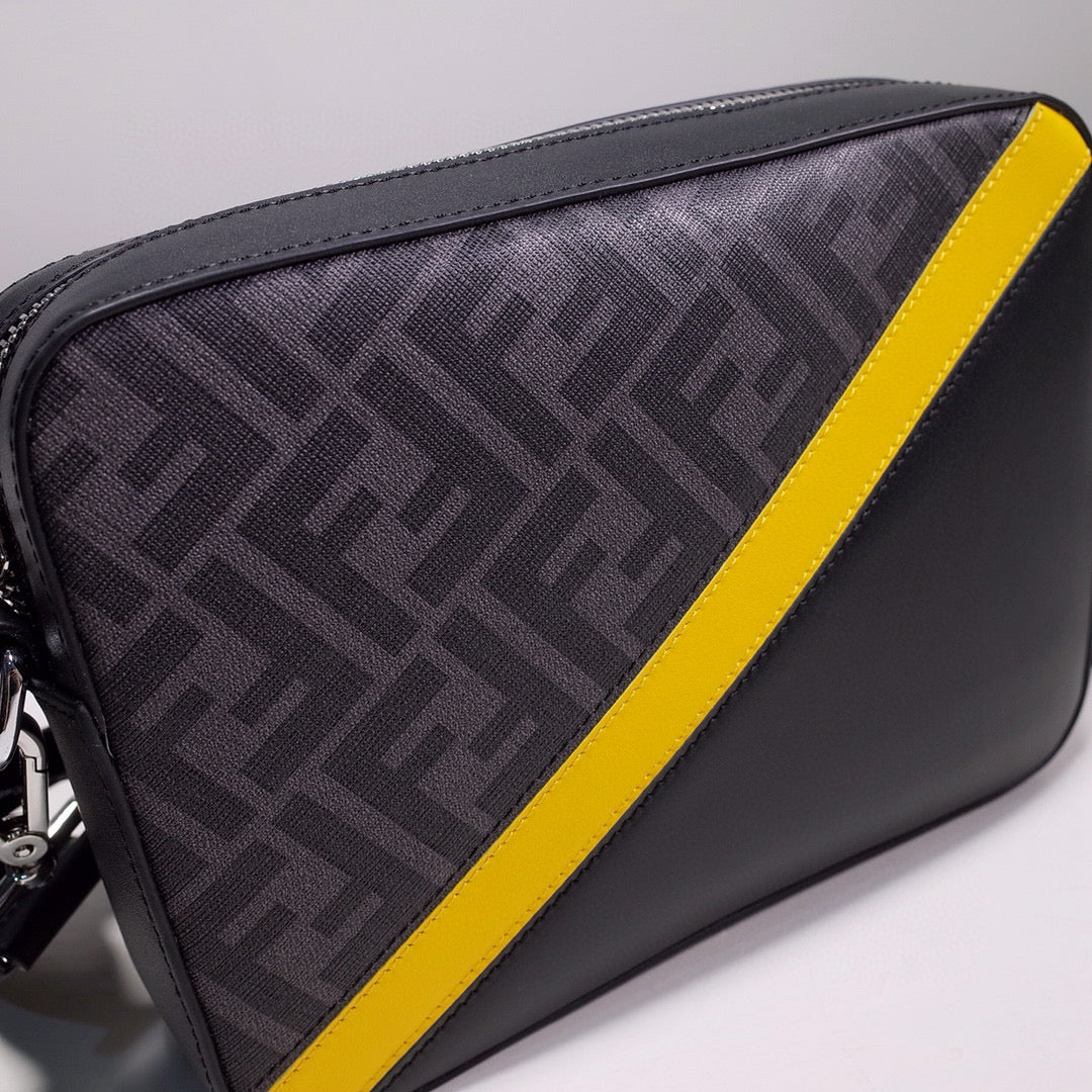 FENDI MESSENGER 22*15*4.5