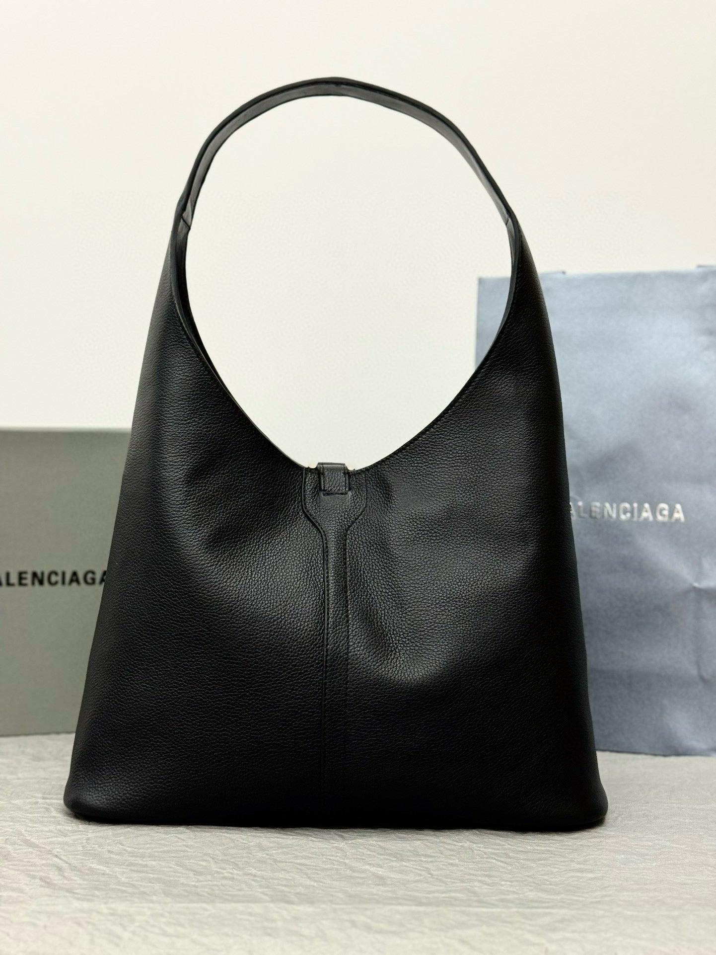 BLCG Locker Leather Shoulder Bag(61.9x35x9.9cm)