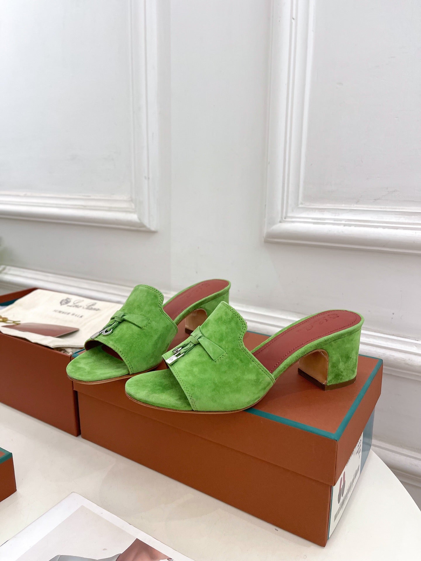 LP Sandals