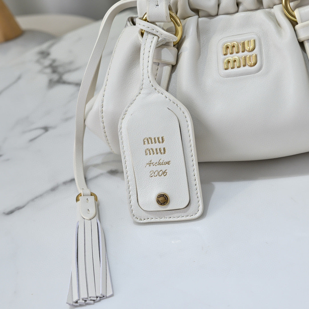 Miu Miu Shoulder Bag 22x7x15cm