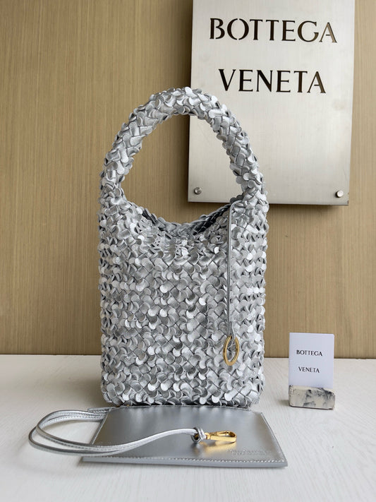BV Cabat Bucket Bag