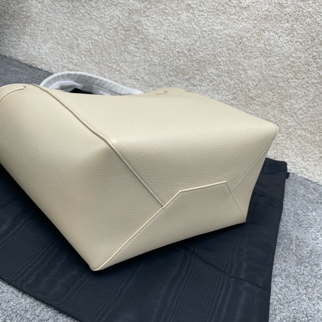 Celine Bucket
