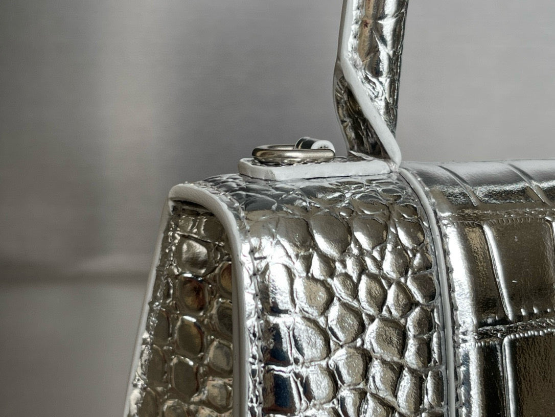 BLCG Hourglass Crocodile Top-handle Handbag
(19x8x21cm)