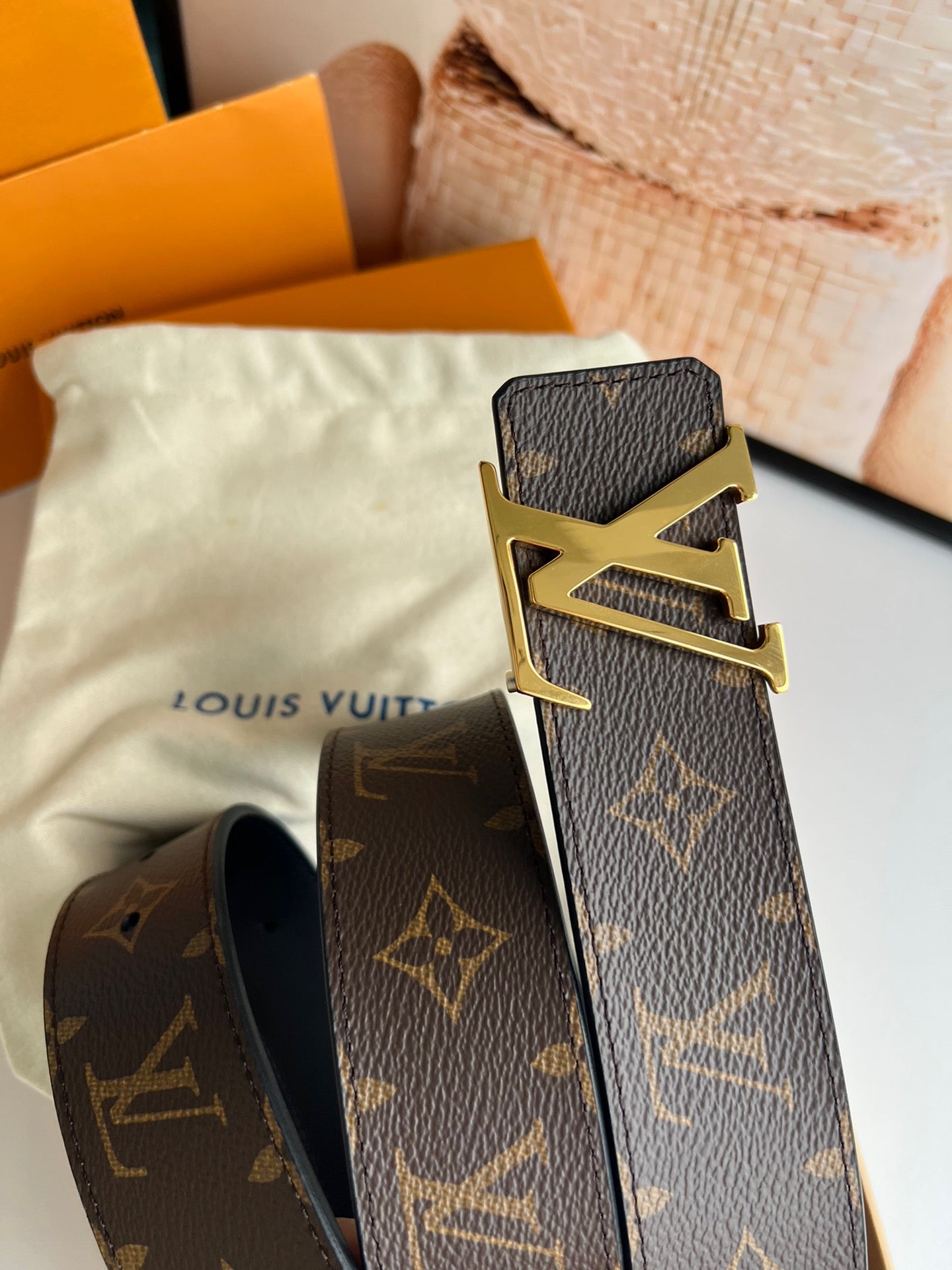 Lv Belts