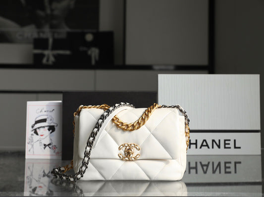 Chanel 19bag (26cm)