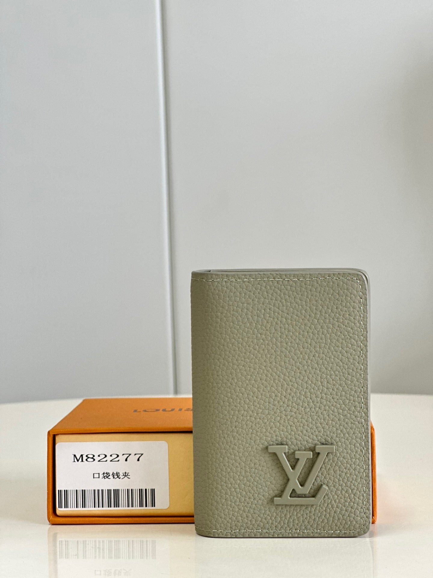 Cartera Lv