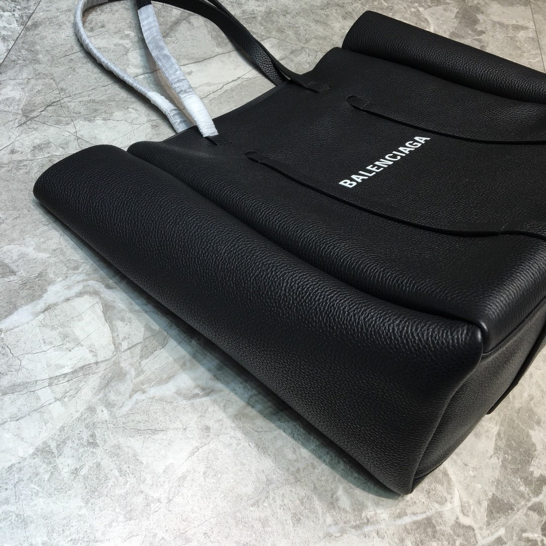 Balenciaga Everyday Tote