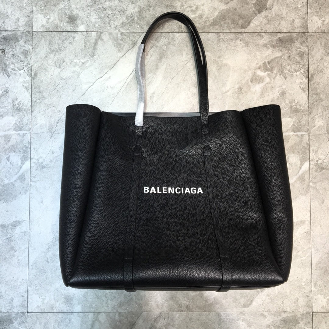 Balenciaga Everyday Tote