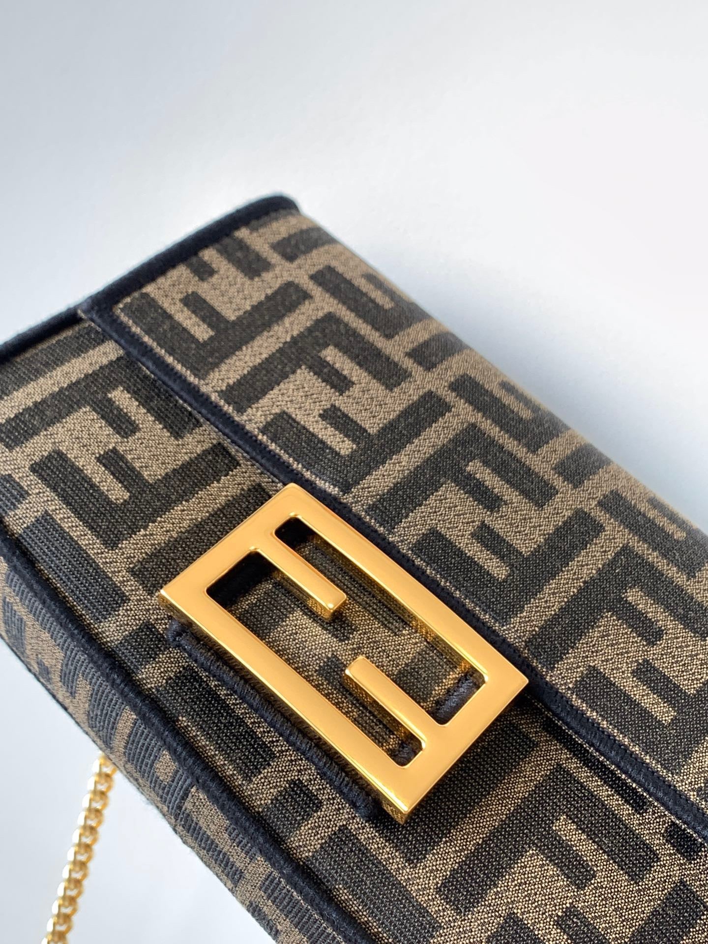 Fendi Baguette