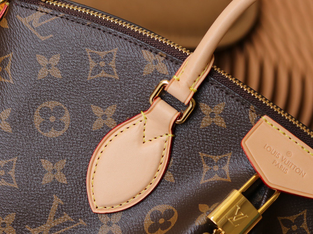 LV Boetie Handbag - M45986