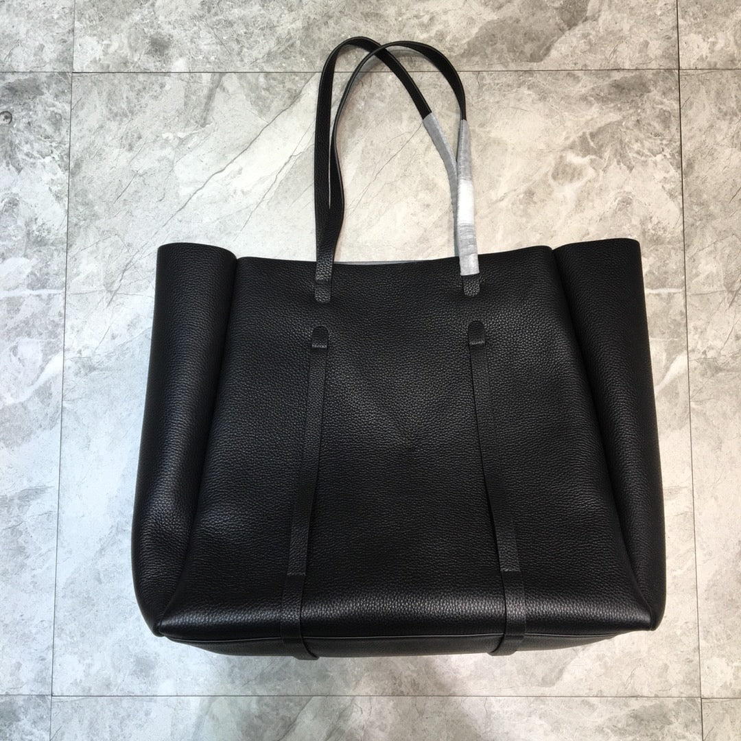 Balenciaga Everyday Tote