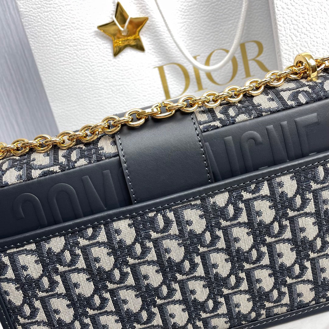 Dior Montaigne