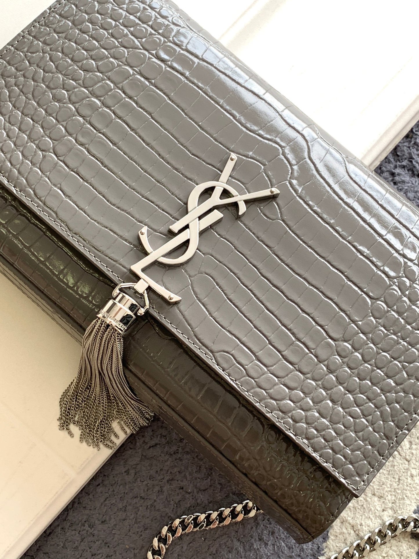 YSL Kate 24cm