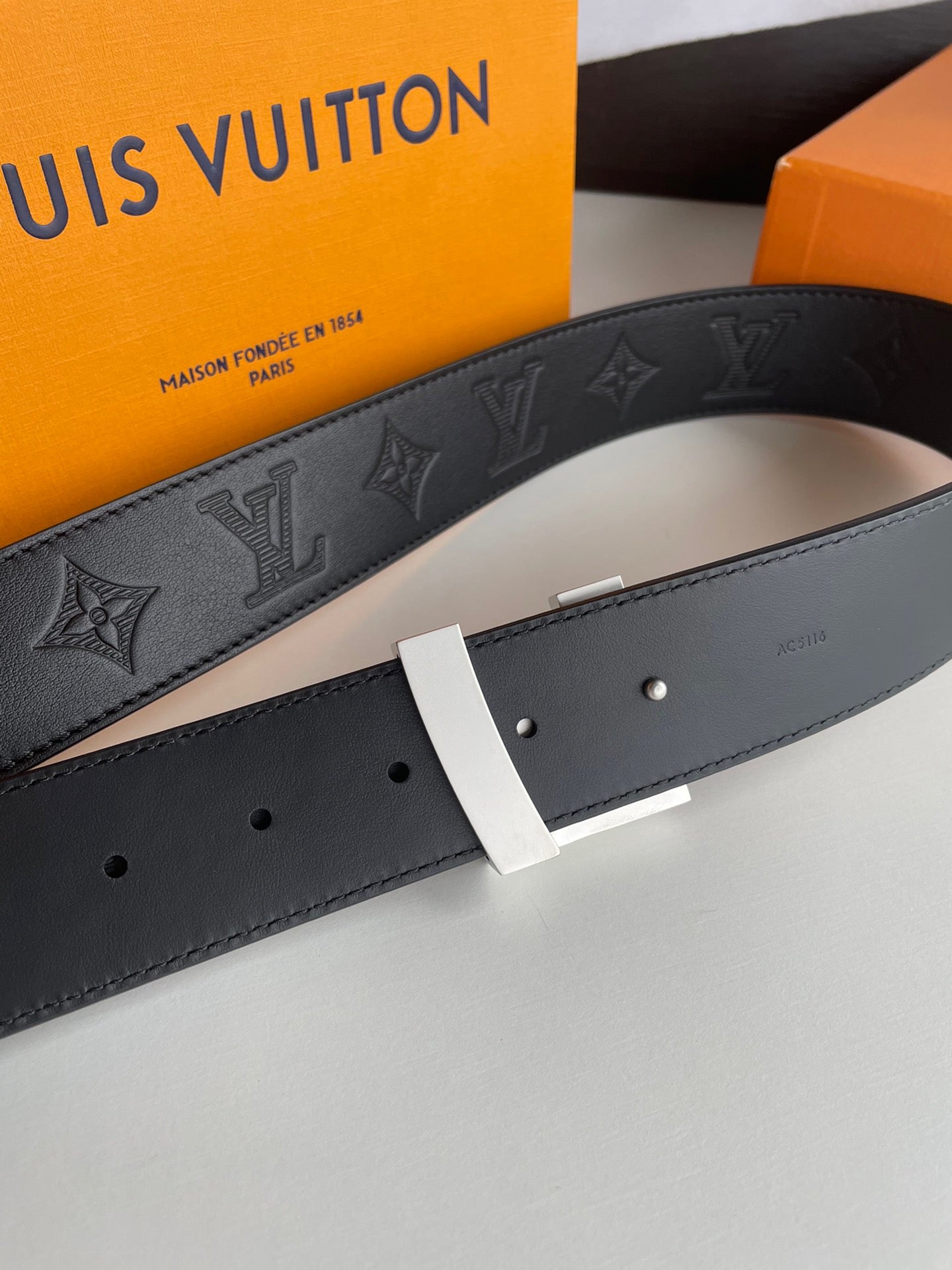 Lv Belts