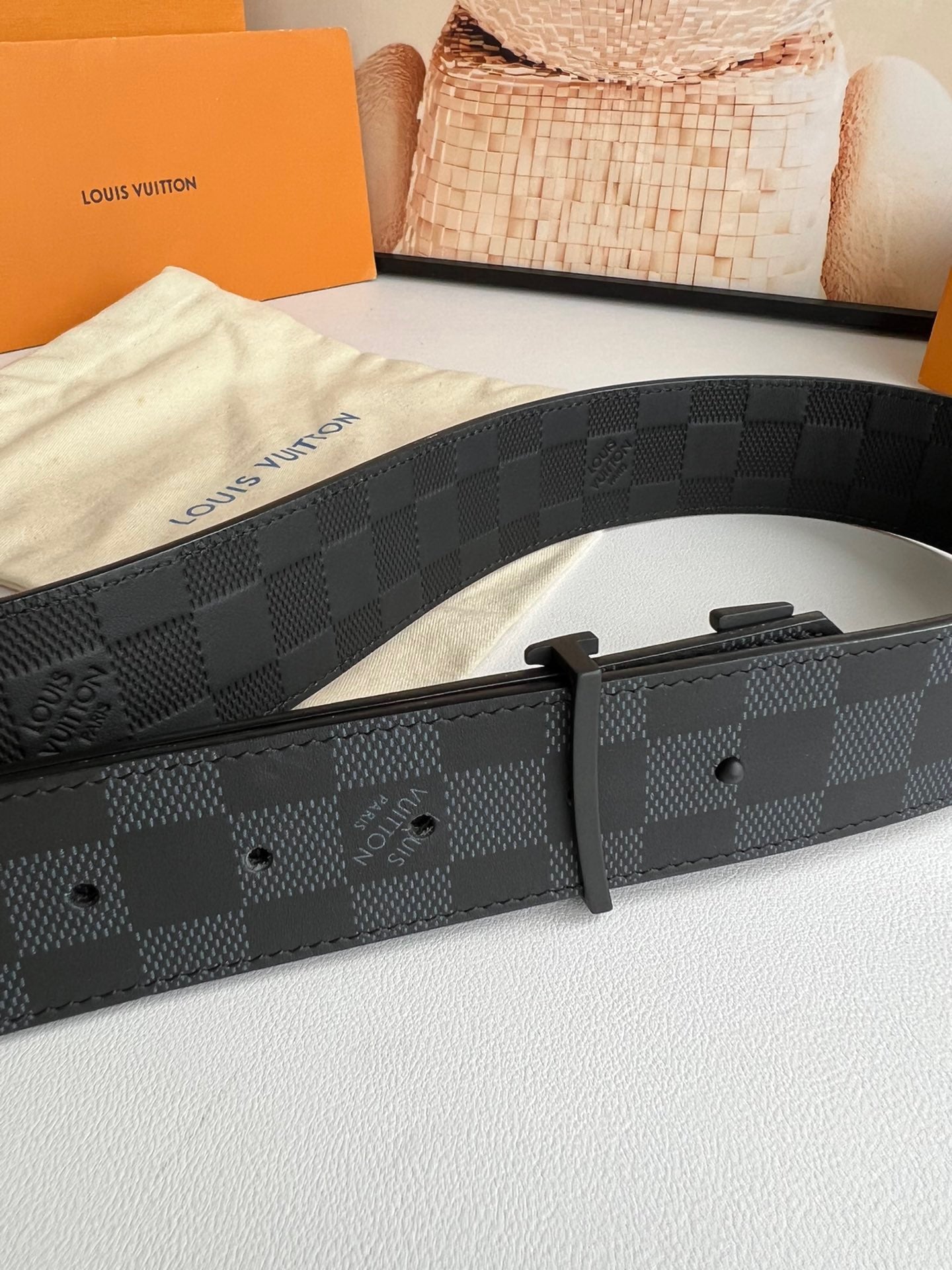 Lv Belts