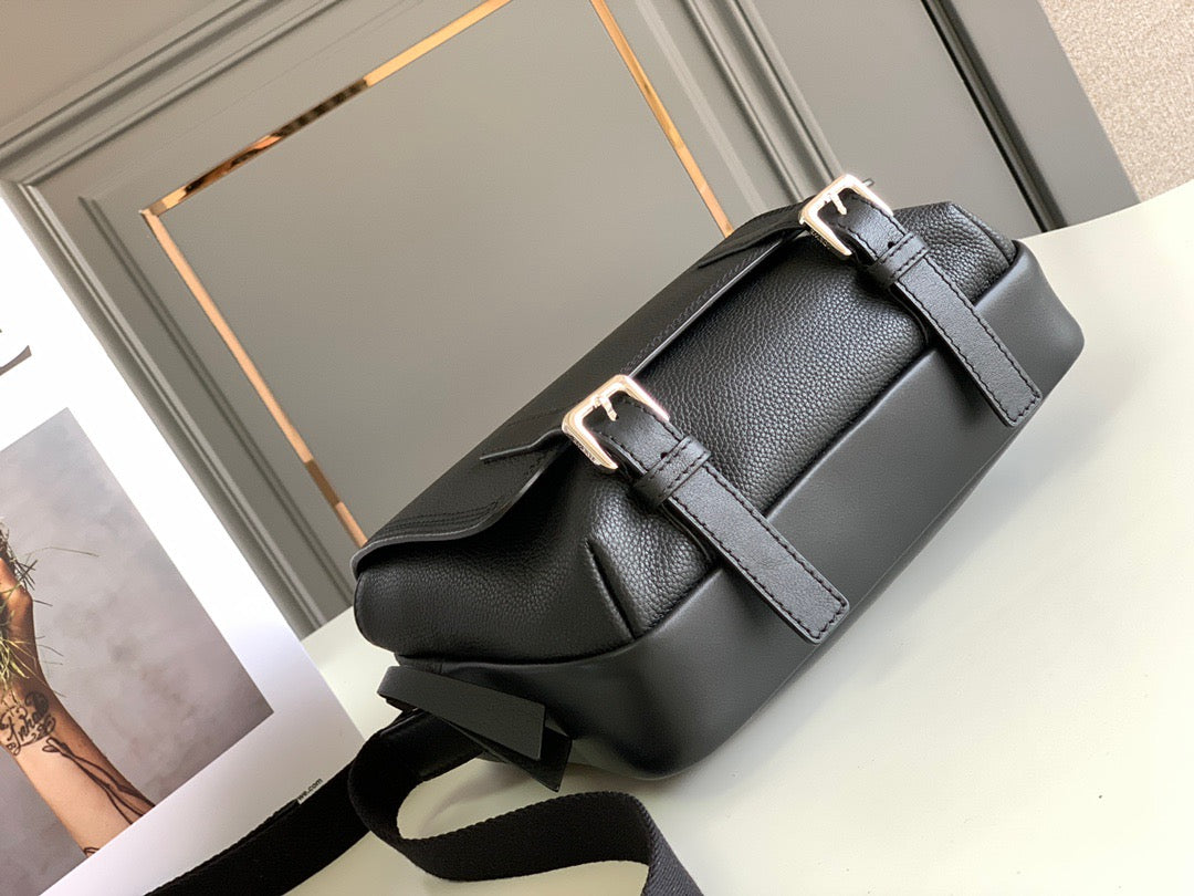 Loewe Messenger Bag