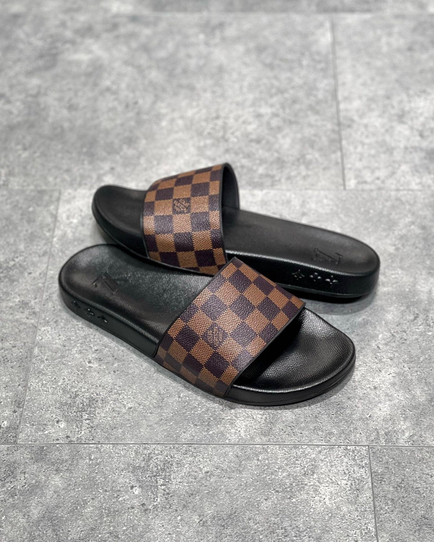 Lv Sandal