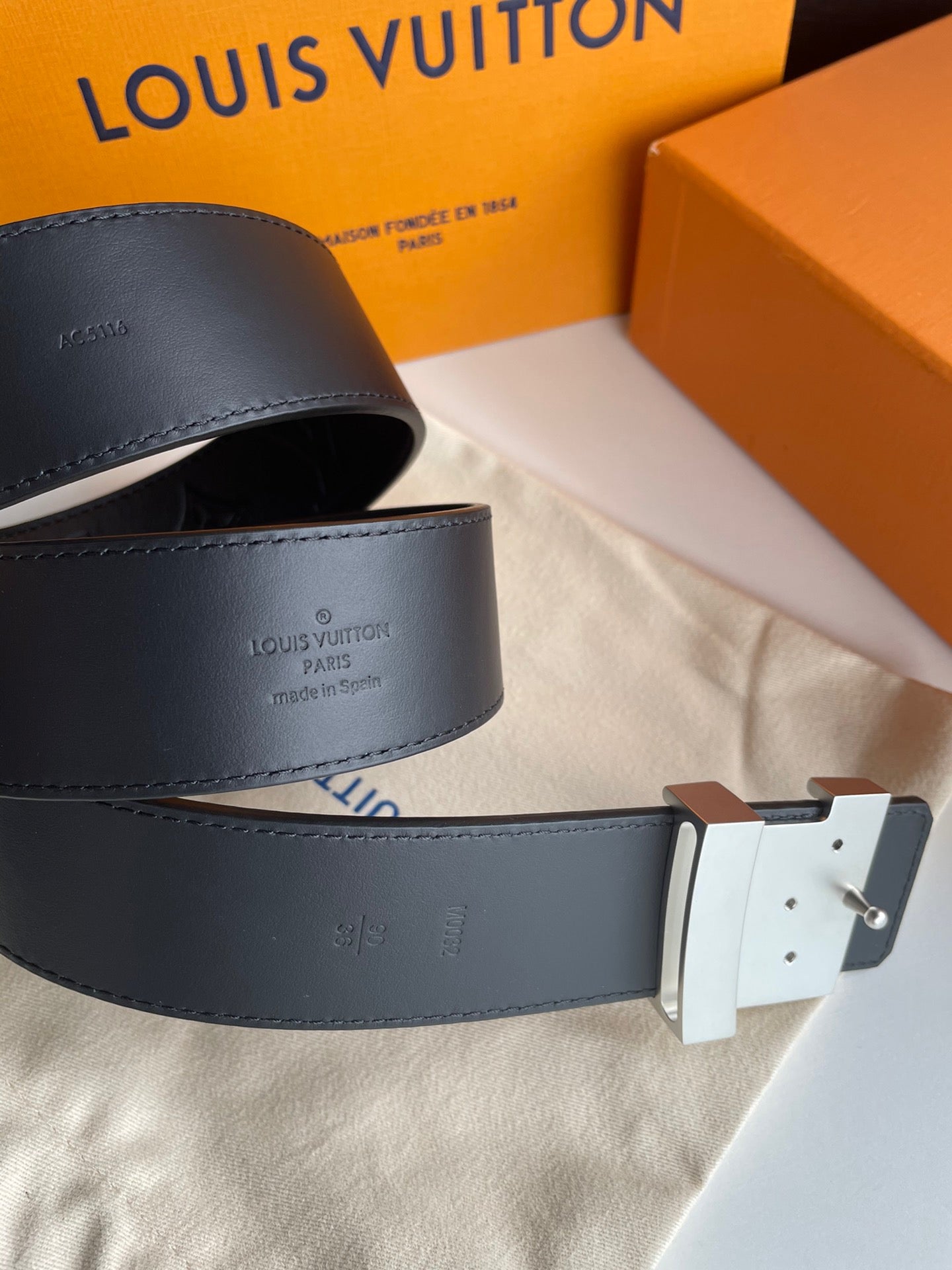 Lv Belts