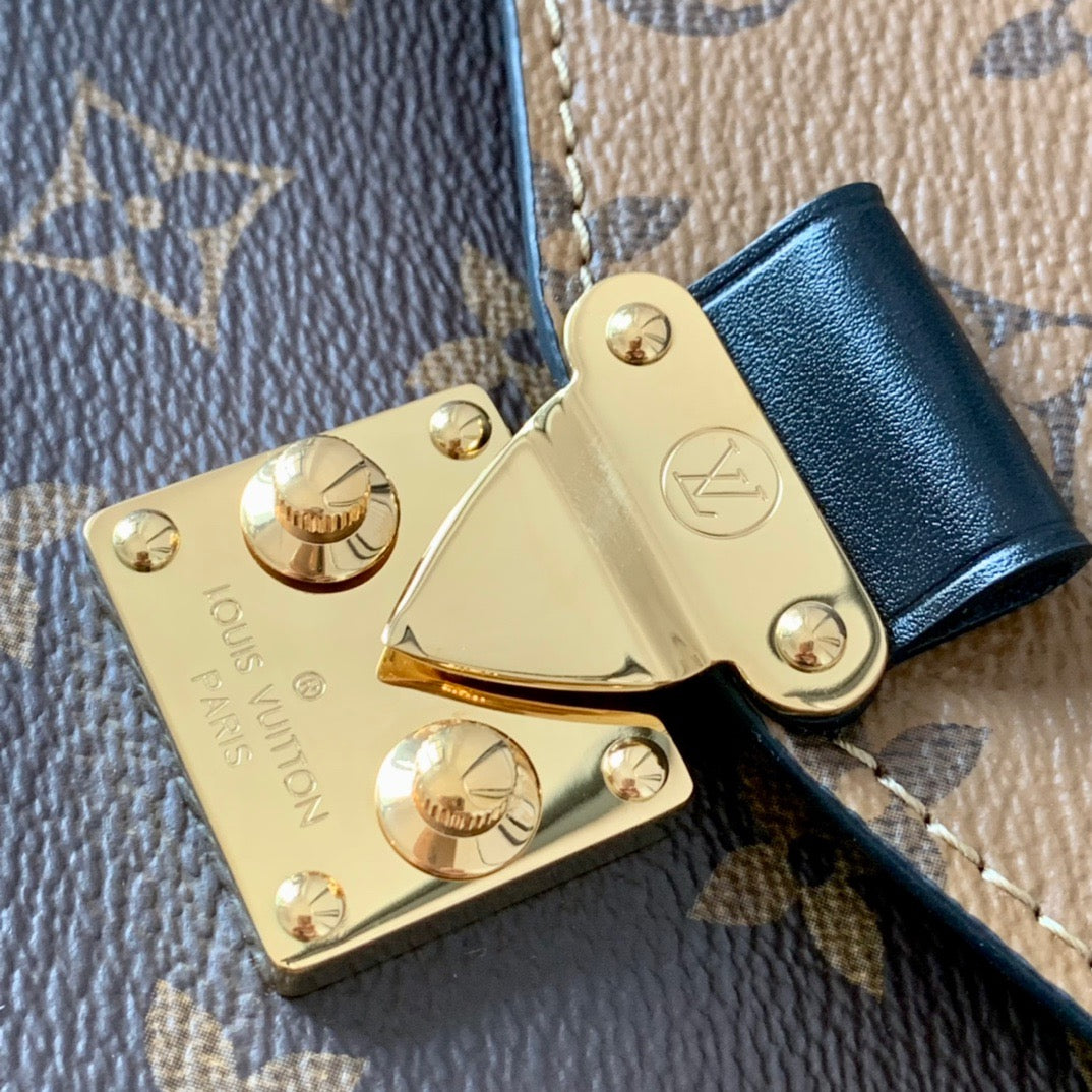 LV Pochette Metis - M44876