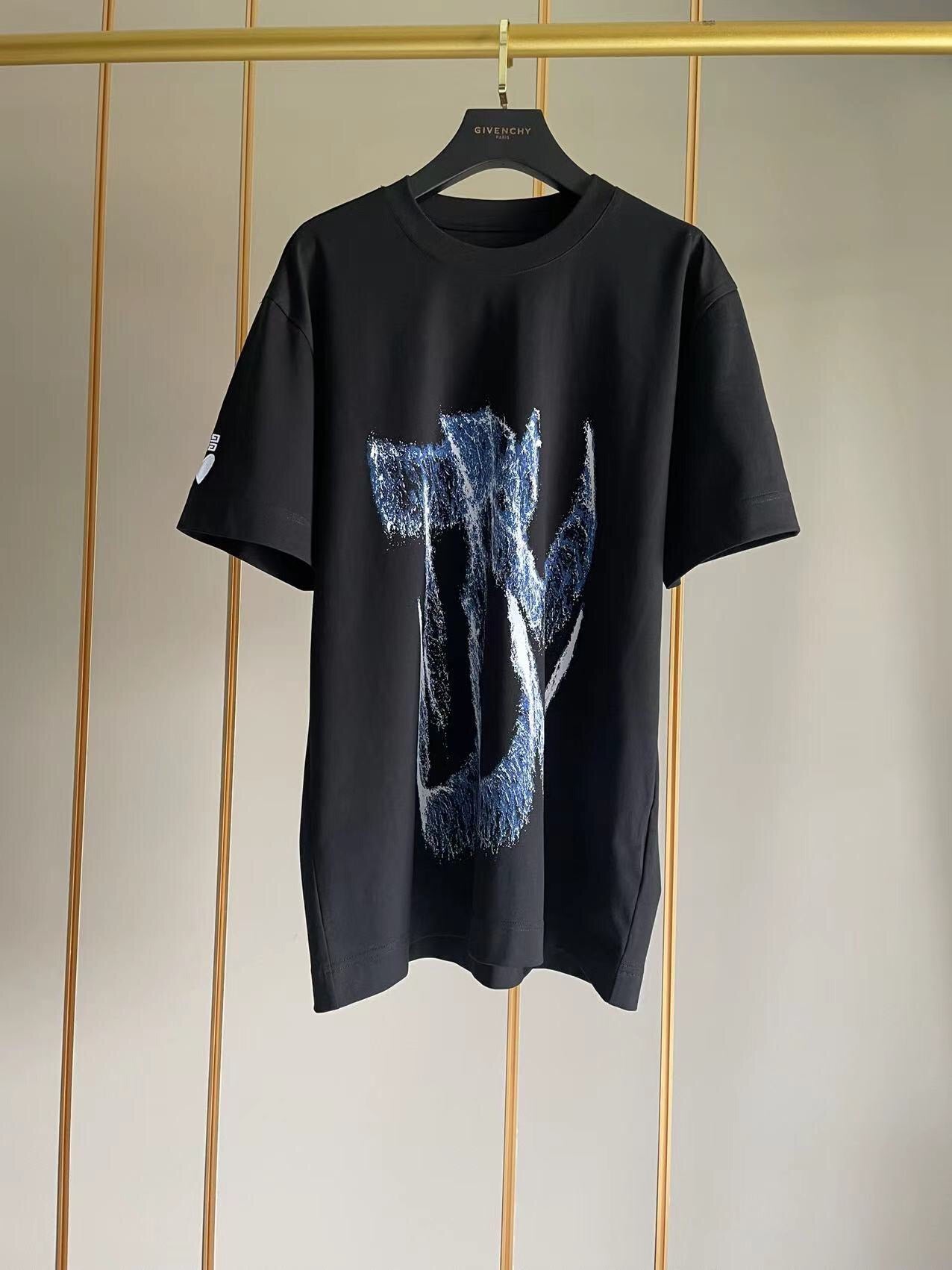 Givenchy T-shirt