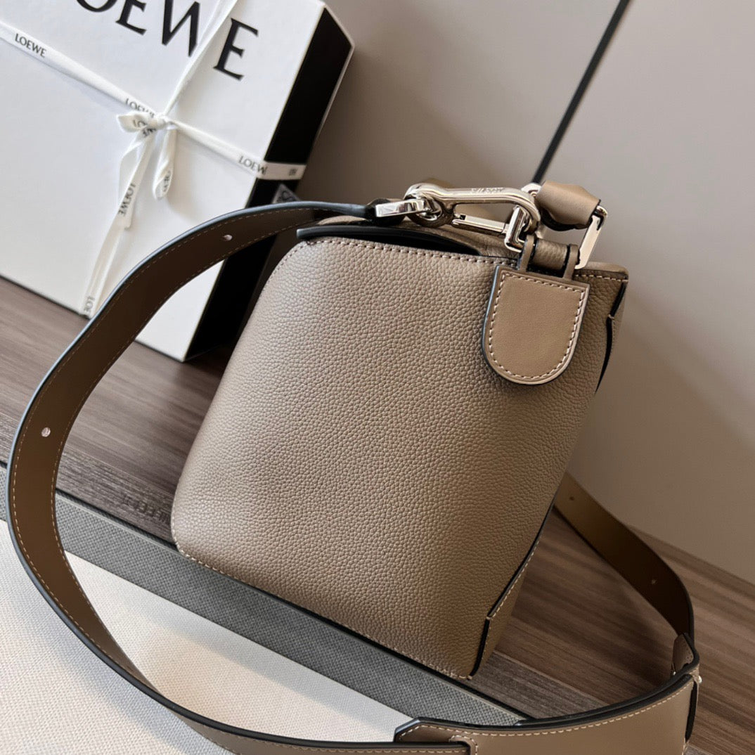 Loewe Puzzle Bag