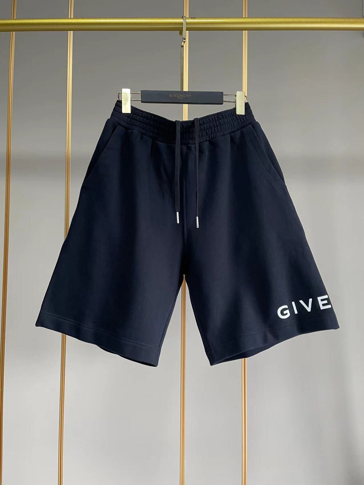 PANTALÓN CORTO GIVENCHY