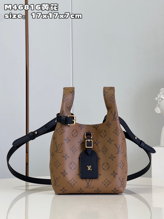 LV Monogram Basket - M46816