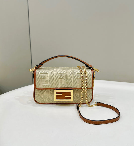 Fendi Baguette (Mini)