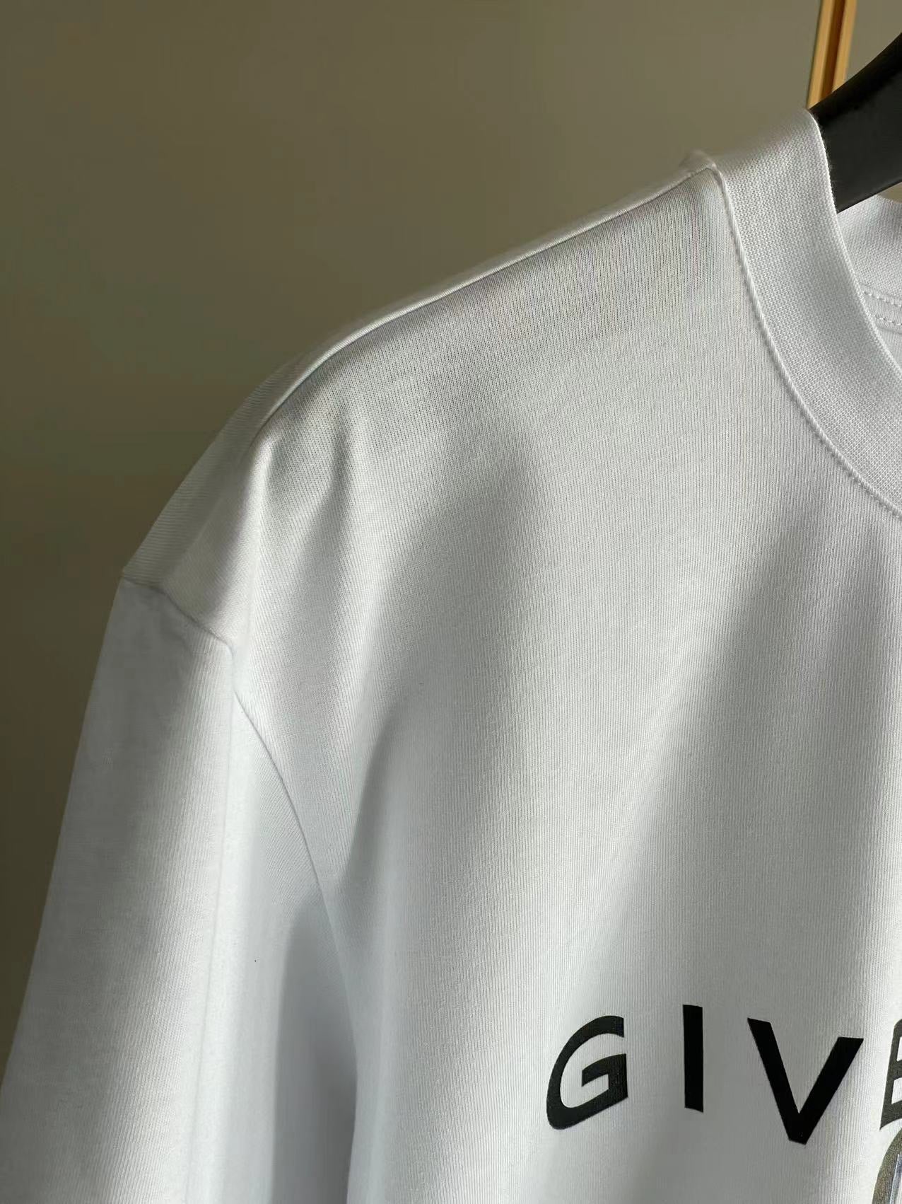 Givenchy T-shirt