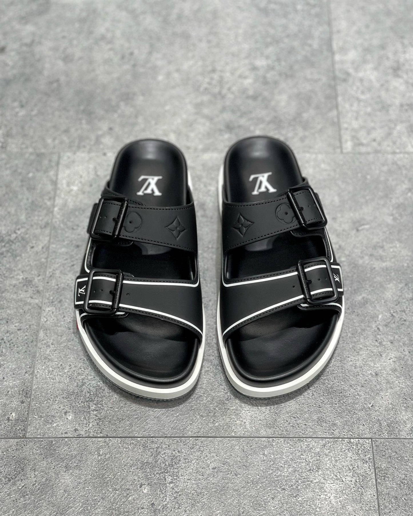 Lv Sandal