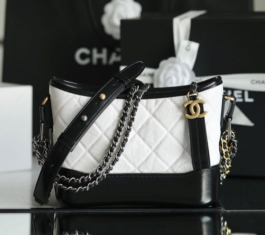 Chanel Gabrielle Hobo (20cm)