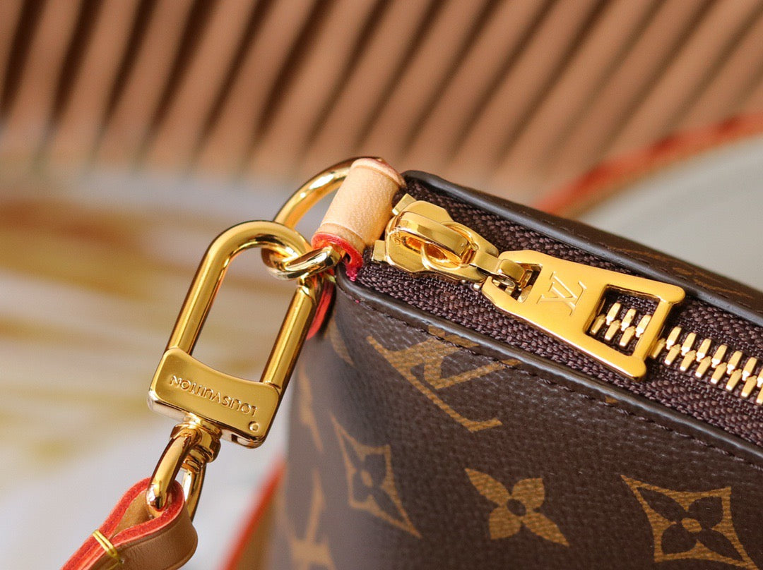 LV Boetie Handbag - M45986