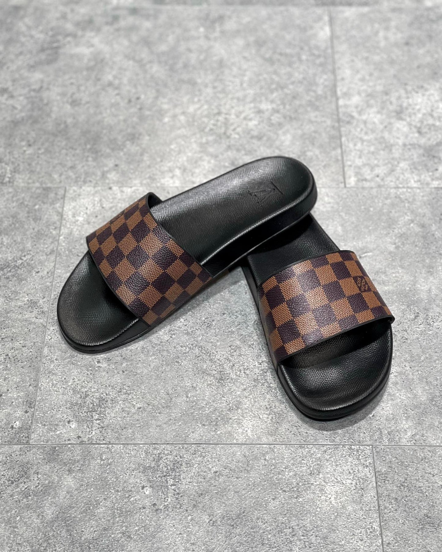 Lv Sandal