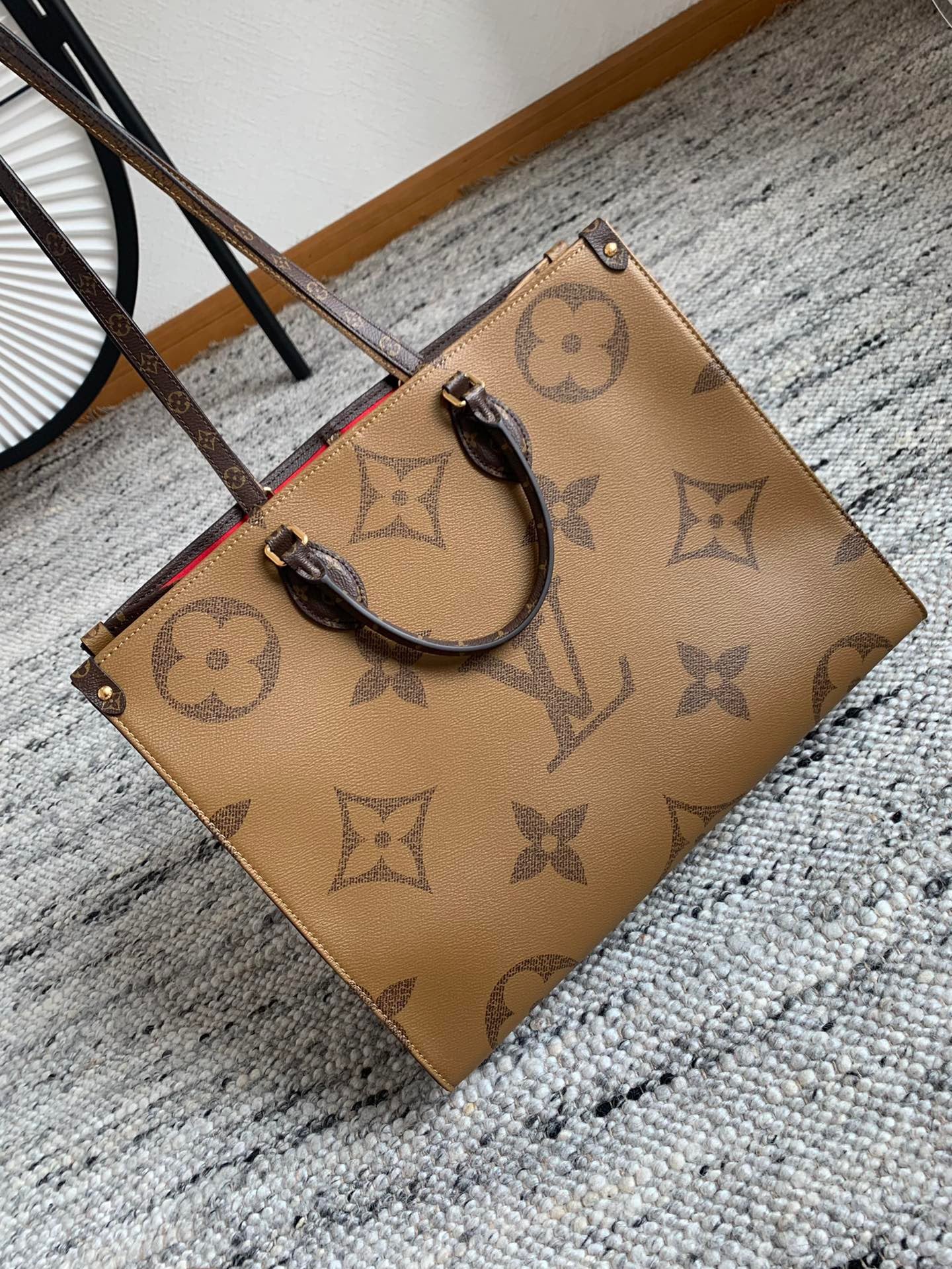 LV OnTheGo Tote -M44576