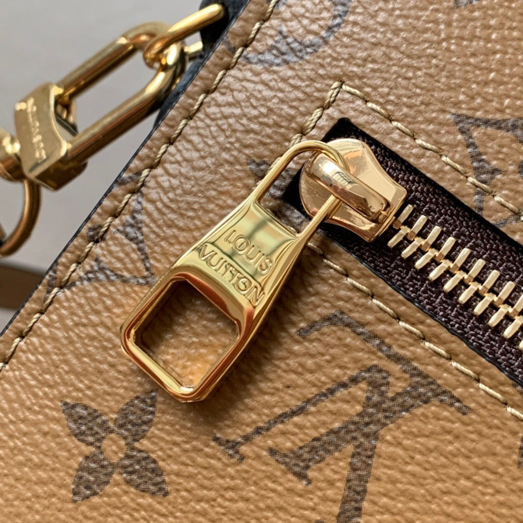 LV Pochette Metis - M44876