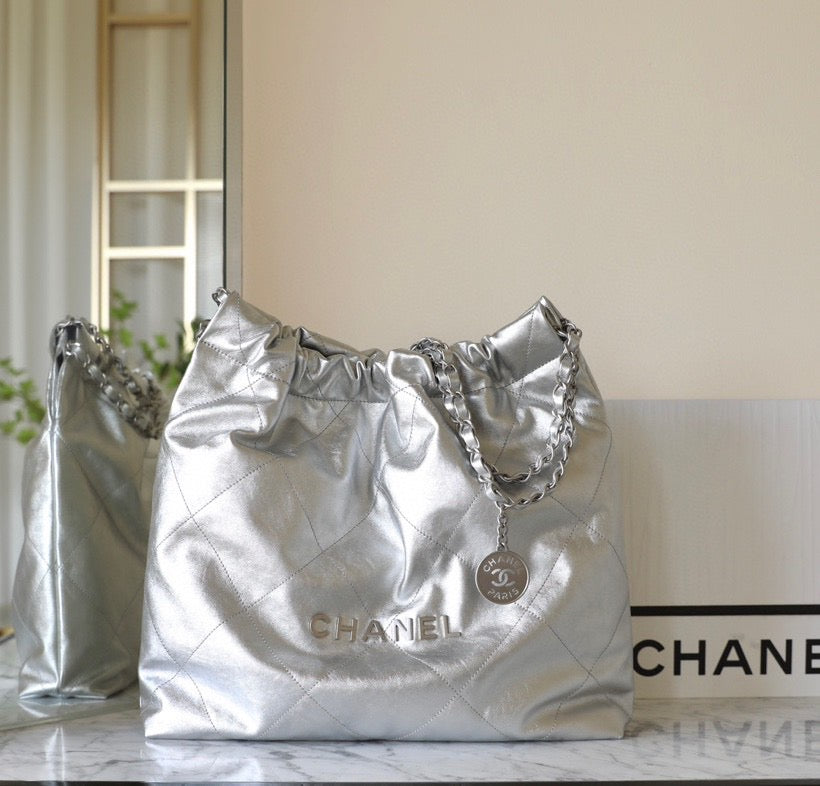 Chanel 23P 22Bag (42cm)