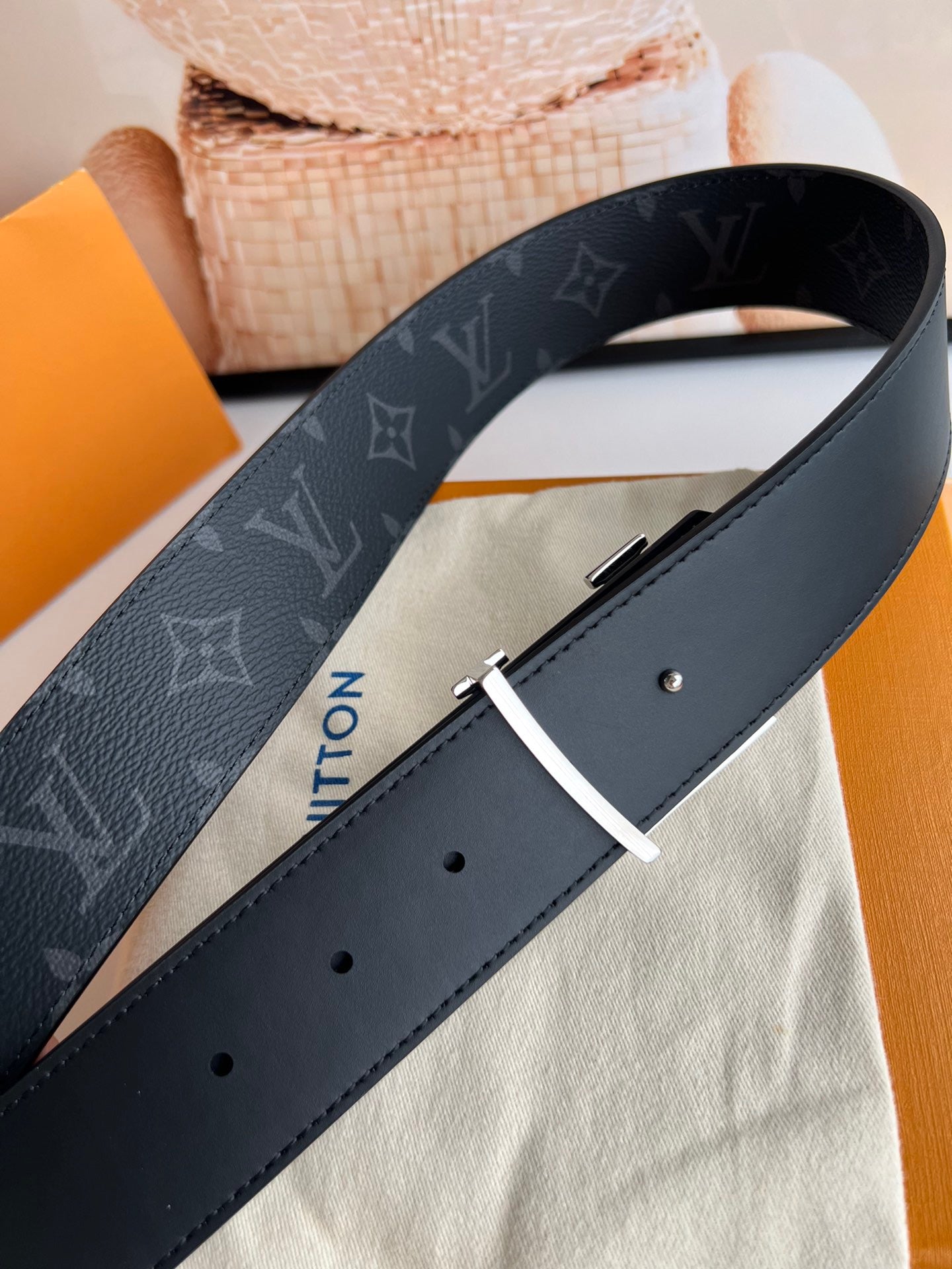 Lv Belts