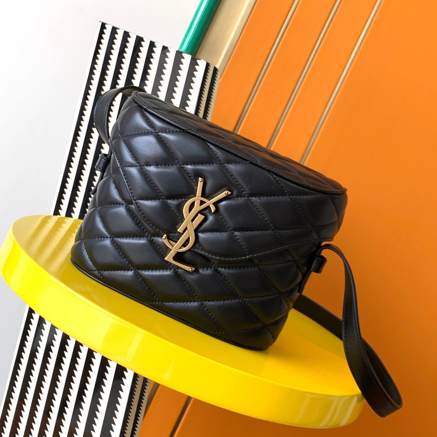 Bolso con solapa June de YSL