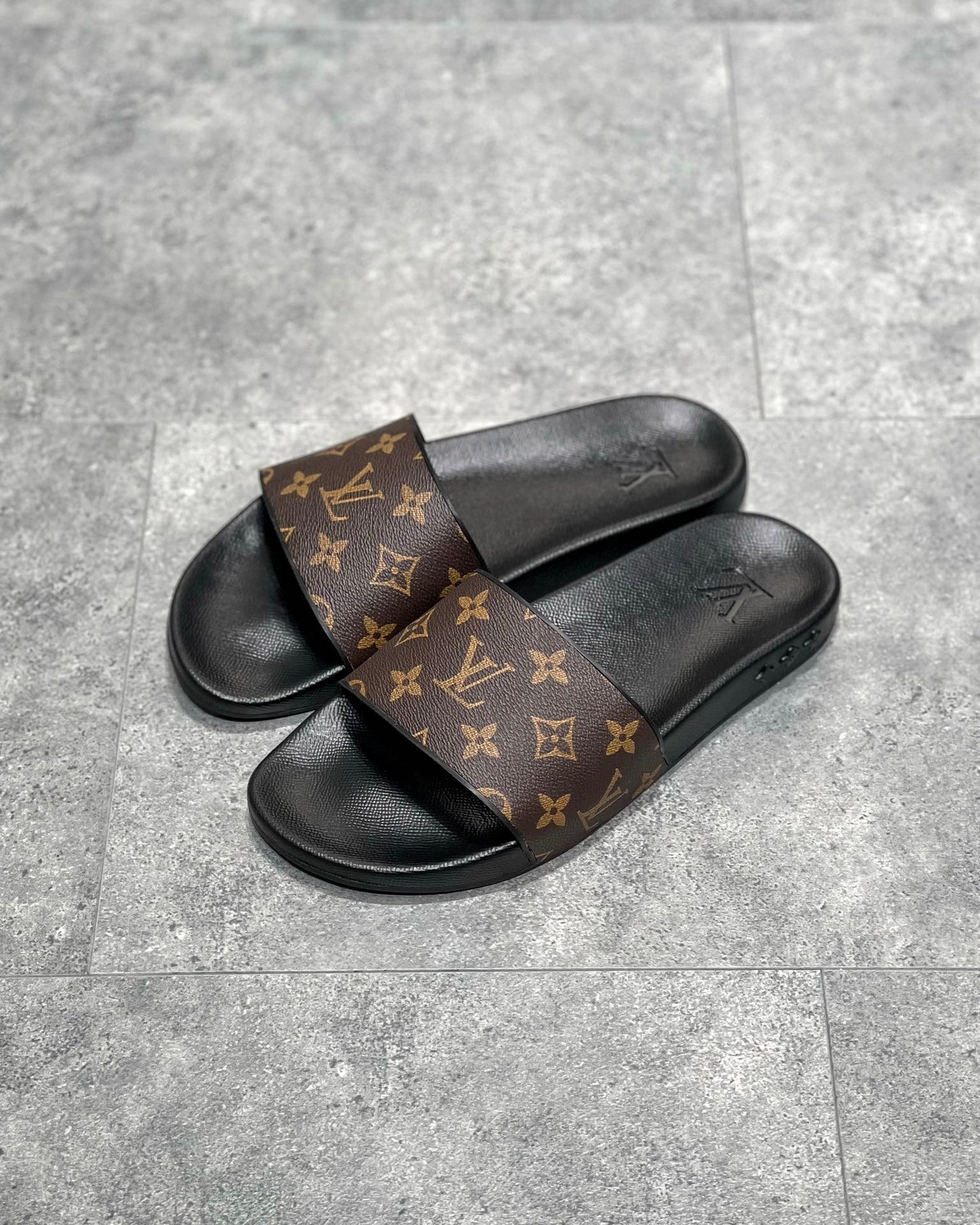 Lv Sandal