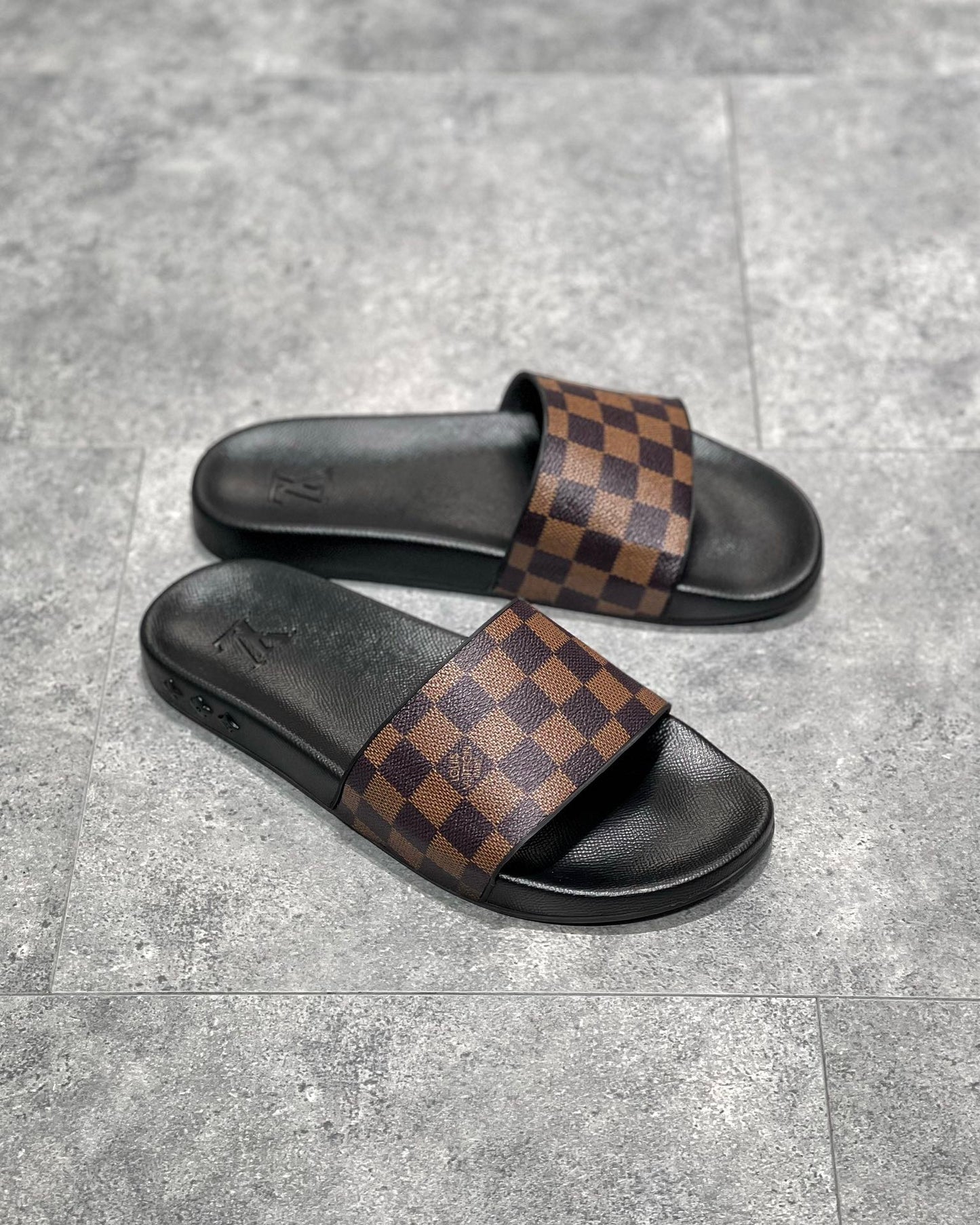 Lv Sandal