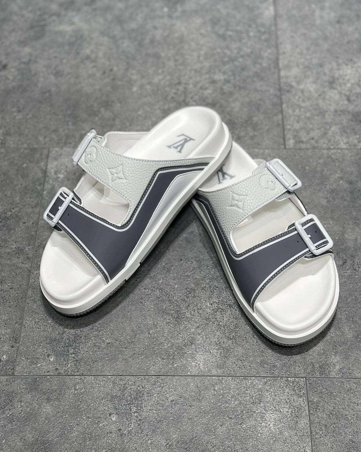 Lv Sandal