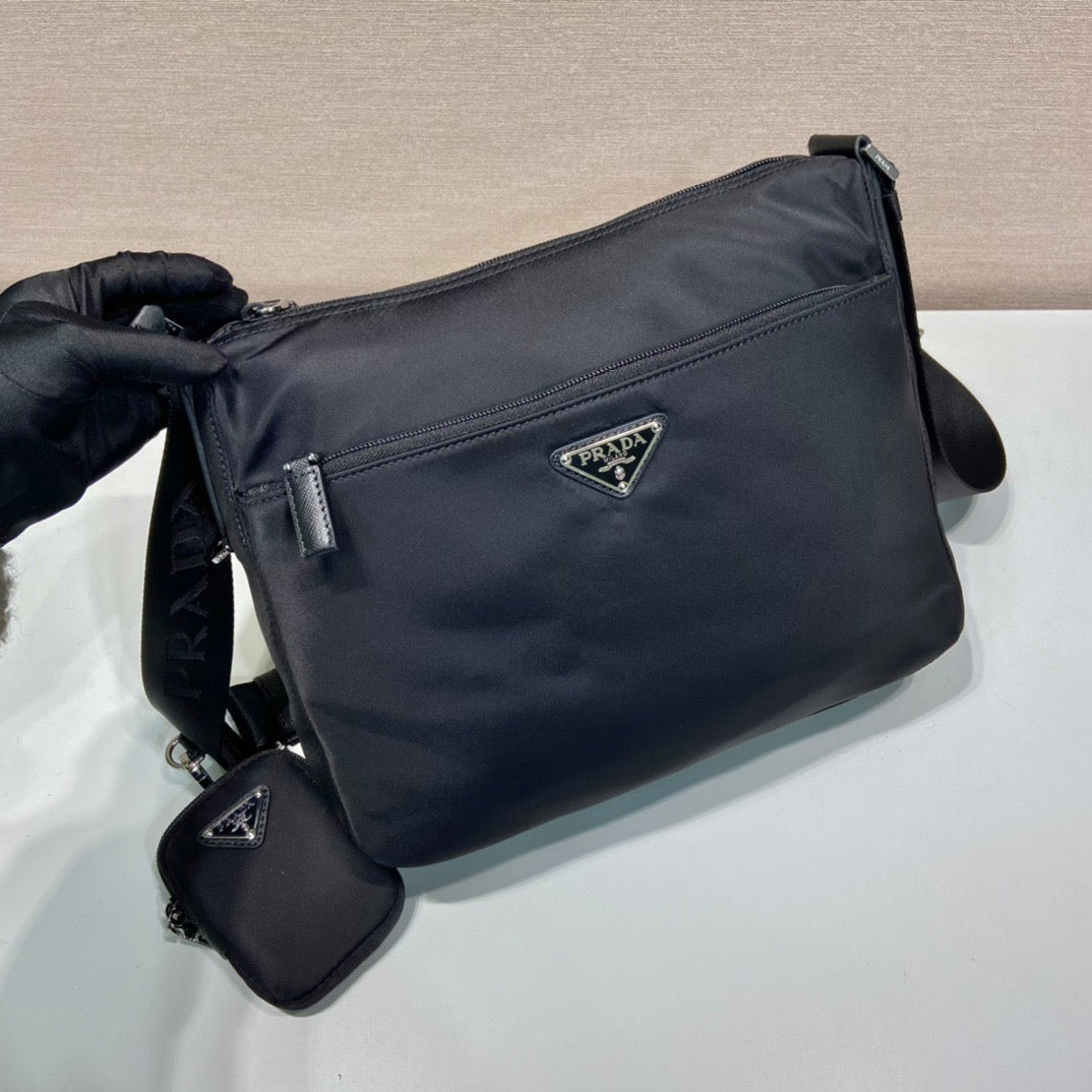 Prada Messenger