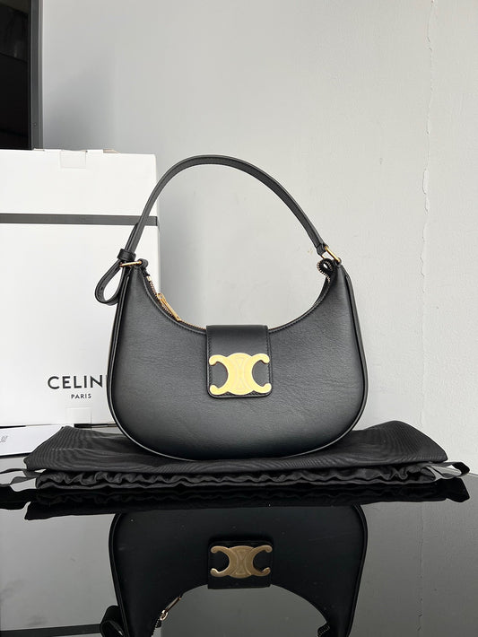 Celine Triomphe Hobo