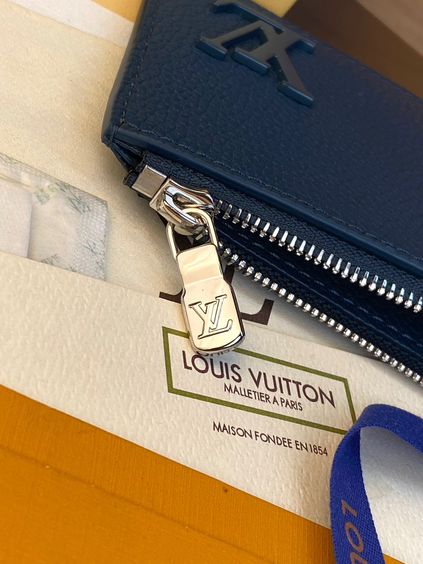 Cartera Lv