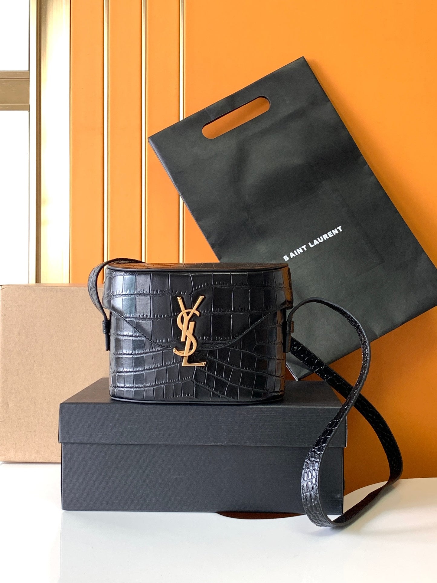 Bolso con solapa June de YSL