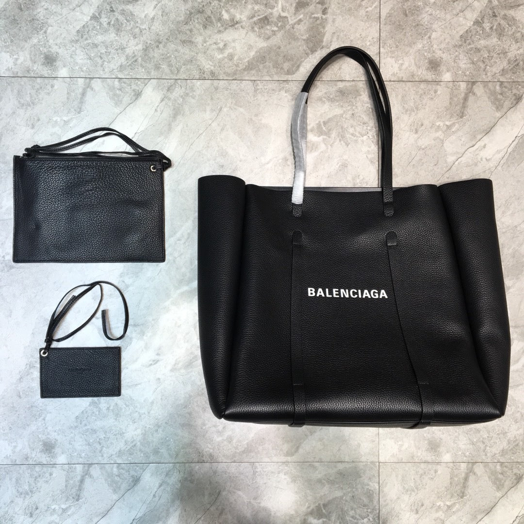 Balenciaga Everyday Tote